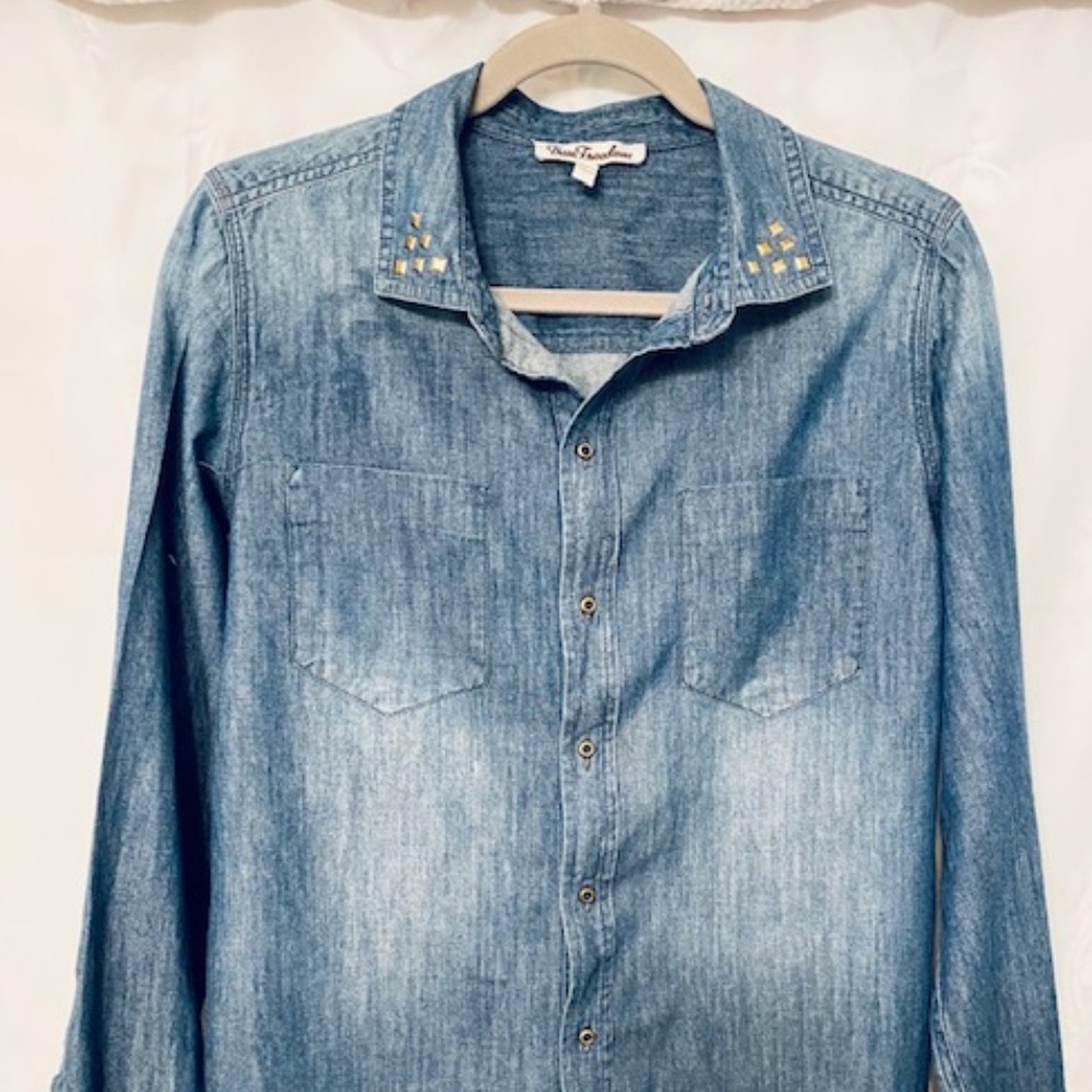 Denim button shirt with brass details on collar M